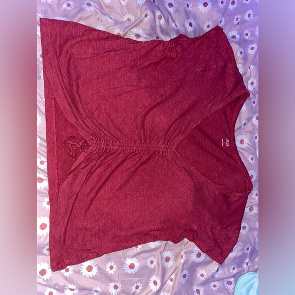 A.n.a scrunched burgundy/red t-shirt - Picture 3 of 3